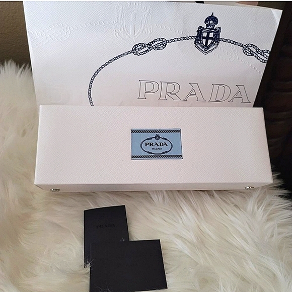 PRADA GIFT BOX & SHOPPING BAG SET W CARDS - Picture 2 of 7